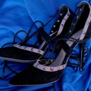 WILD DEVIA BLACK HEELS